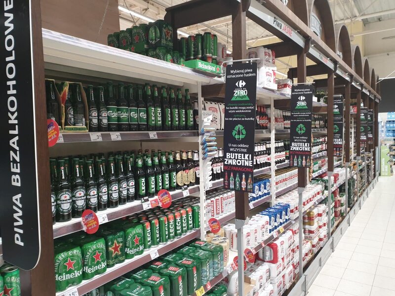 W Dzień Ziemi Carrefour rusza z odbiorem od klientów BUTELEK ZWROTNYCH BEZ PARAGONU we wszystkich swoich hiper- i supermarketach w Polsce