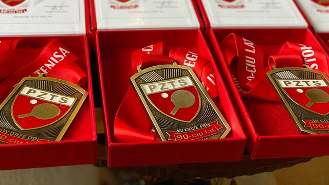 Enea gratuluje zwycięskiego sezonu 30-krotnym Mistrzyniom Polski w tenisie stołowym (1)