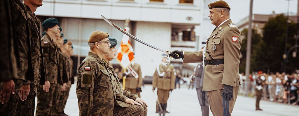 Nowi oficerowie w WOT – uroczysta promocja na Pl. Piłsudskiego w Warszawie