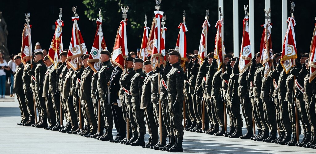 Święto Wojsk Obrony Terytorialnej – uroczyste wręczenie sześciu sztandarów