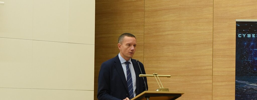 Poczta Polska i Akademia Marynarki Wojennej w Gdyni uruchomiły studia MBA