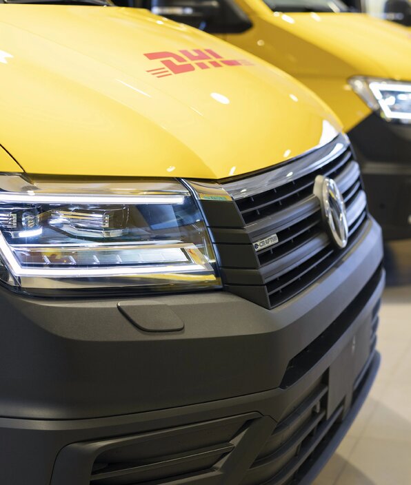 Elektryczne Volkswageny Craftery finansowane przez VWFS  trafiły do DHL Express