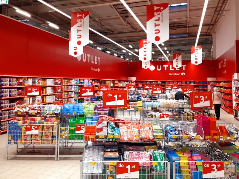 Carrefour inwestuje w outlety i w 2 miesiące otwiera kolejnych  60 stref wyprzedażowych w Polsce 