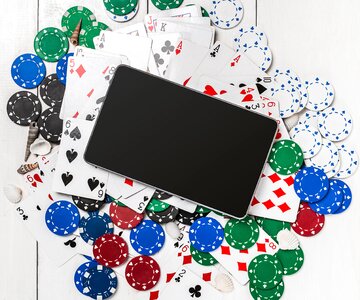 post-blog-social-media-poker-view-from-above-with-copy-space-banner-template-layout-mockup-for-onlin
