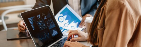 WhitePress_martech_źródło Canva 