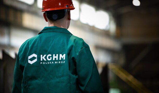 Negocjacje płacowe w KGHM zakończone – pensje pracowników wzrosną o 13,2 proc.