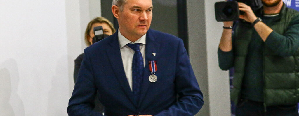 Prezes Poczty Polskiej odznaczony medalem Pro Patria