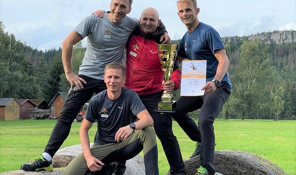 Los rescatistas de KGHM en el podio de la Competición de Polonia de Salvamento de Montaña