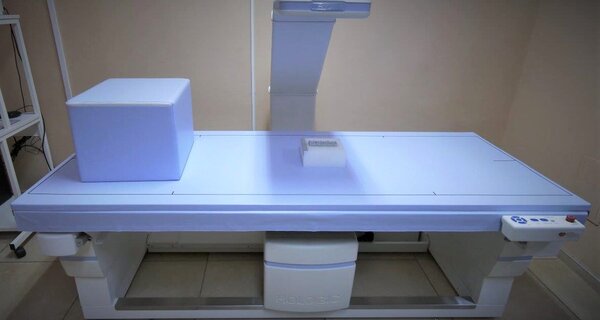 Un moderno densitómetro ya disponible para los habitantes de la Cuenca Cuprífera: KGHM ha ayudado a Polkowice en la compra de este dispositivo para el estudio de los huesos