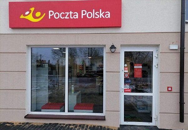 Większa Powierzchnia I Więcej Okienek. Nowoczesna Placówka W ...